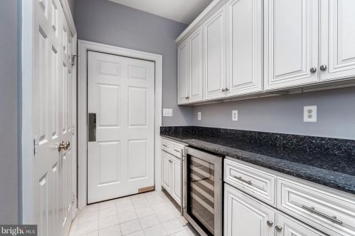 9820 Avenel Farm Dr, Rockville MD 20854-5410 exterior