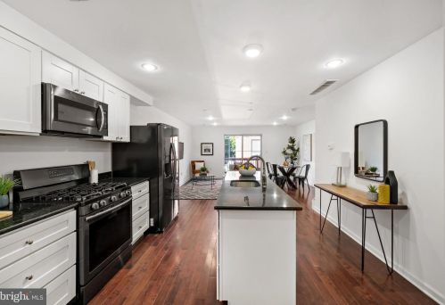 1814 Front St, Philadelphia, PA 19122-2403