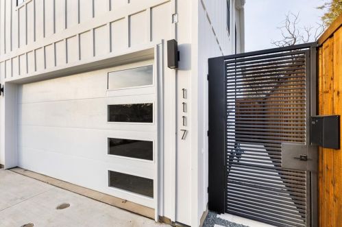 1117 Bayonne St, Dallas TX  75212-5306 exterior