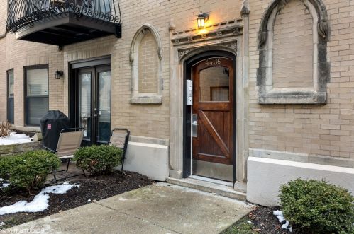 4436 Damen Ave, Chicago, IL 60625-1702