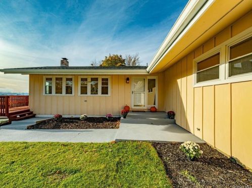 70 High Acres Dr, Poughkeepsie, NY 12603-3730