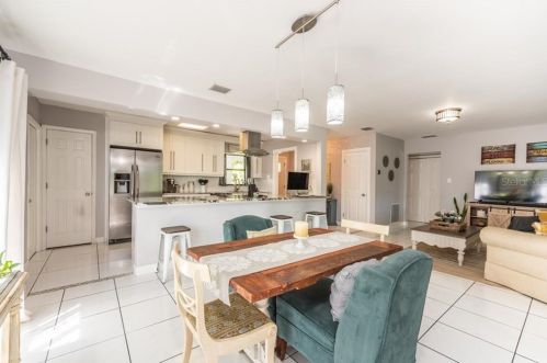 2120 Hiawatha St, Tampa FL 33604-5733 exterior