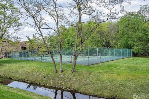 81 Laurel Holw Ct, Edison NJ 08820-1043 exterior