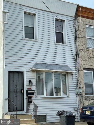 929 3rd St, Camden, NJ 08102-2631