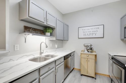 114200 Hundertmark Rd, Chaska, MN 55318-4555