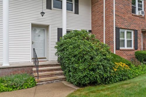 113 Forestwood Dr, Providence RI 02904-3839 exterior