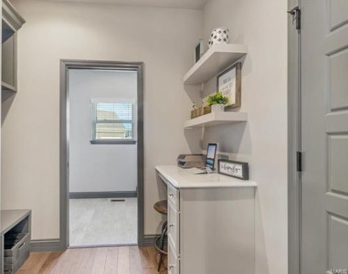 1305 Fawnvalley Dr, Saint Louis MO 63131-4221 exterior