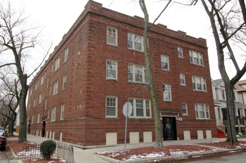 1901 Newport Ave, Chicago, IL 60657-1025