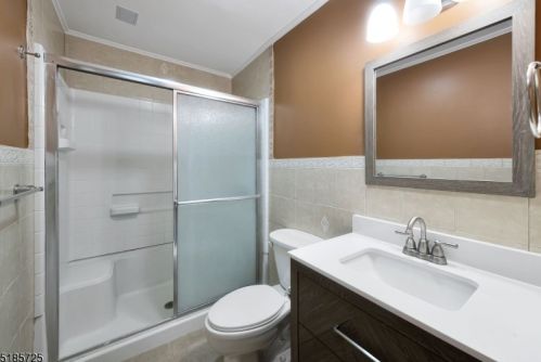 6-16 Blackwell St, Dover NJ 07801-4643 exterior