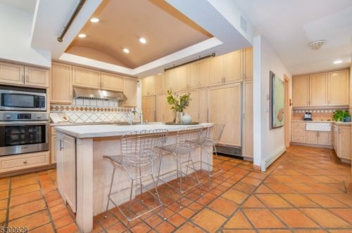 122 Upper Mtn Ave, Montclair NJ 07043-1428 exterior