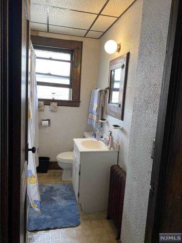 303 Haledon Ave, Paterson NJ 07508-2770 exterior