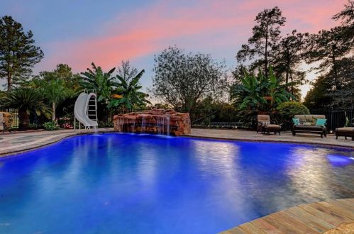 114 Leah Dr, Montgomery TX 77316-6818 exterior