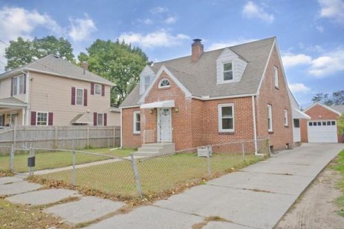 76 Strong St, Springfield, MA 01104-1232