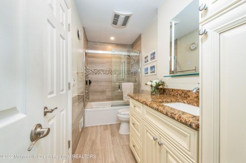 328 Barbara Dr, Point Pleasant Beach NJ 08742-2108 exterior