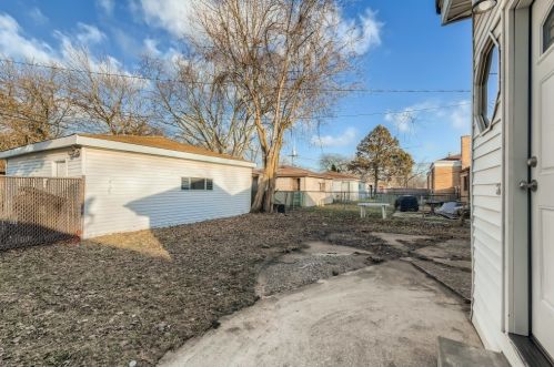 14720 Blackstone Ave, Dolton IL 60419-2409 exterior