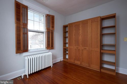 105 Masonic Vw Ave, Alexandria VA 22301-2203 exterior