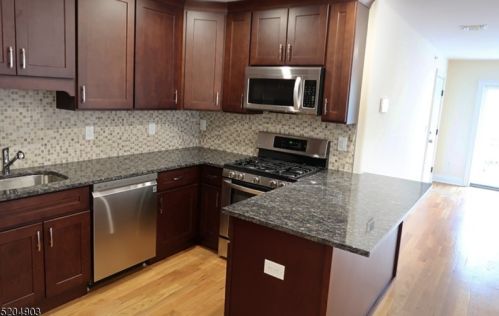 78 New York Ave, Newark NJ  07105-1211 exterior