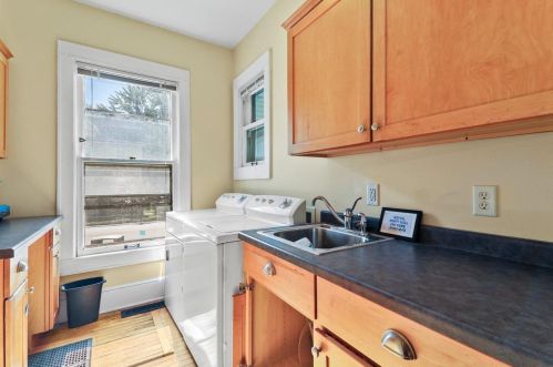 422 Baldwin St, Madison WI 53703-1746 exterior