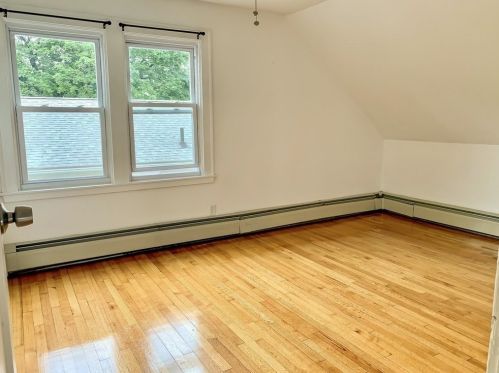 87 Lakevilla Ave, Springfield MA  01109-1405 exterior