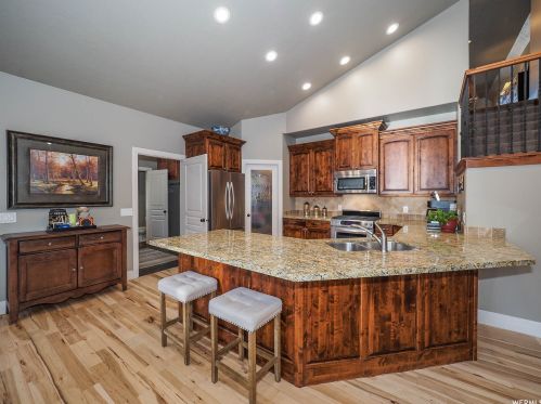 2161 Lorita Way, Sandy UT 84093-6514 exterior