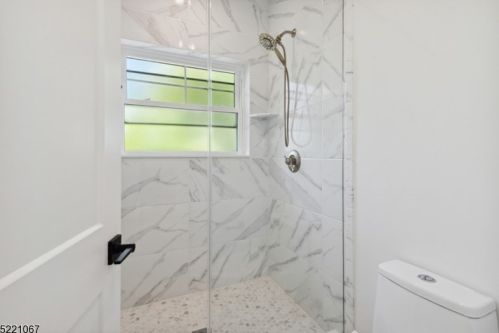 19 Grant Ave, East Hanover NJ  07936-2950 exterior