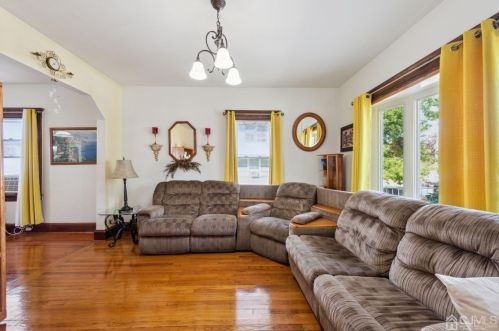 683 Johnstone St, Perth Amboy NJ 08861-3235 exterior