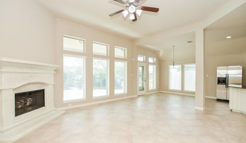 27907 Barberry Banks Ln, Fulshear TX 77441-2057 exterior