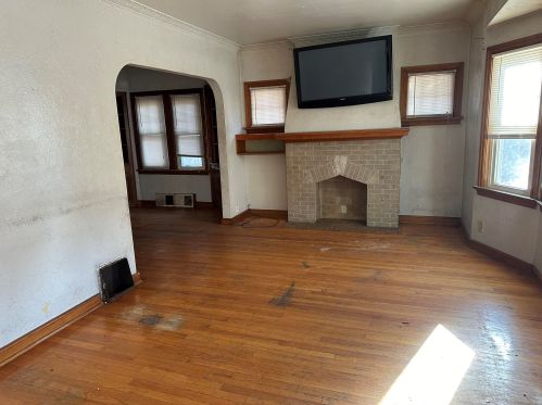 3888 41st St, Milwaukee, WI 53216-3066