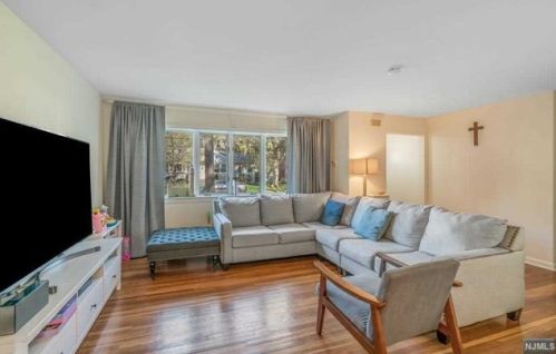 361 12th St, Cresskill NJ  07626-1315 exterior