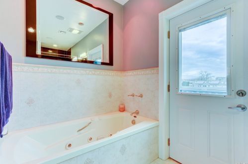 95 Midway St, Babylon NY  11702-4311 exterior