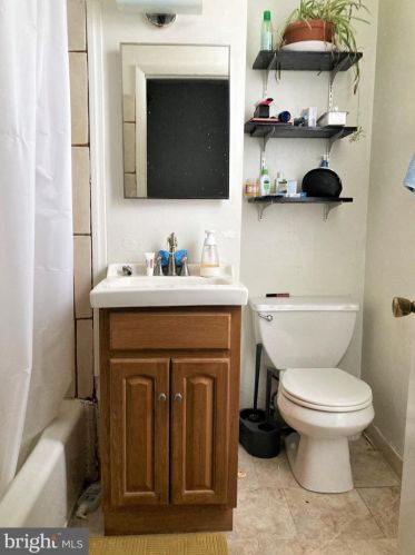 4815 Cedar Ave, Philadelphia PA 19143-2017 exterior