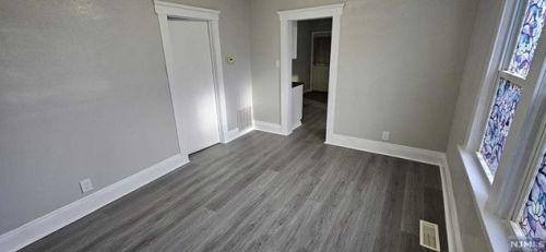 34 Leick Ave, Carteret, NJ 07008-2838