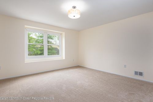 10 Essex Dr, Little Silver NJ  07739-1230 exterior