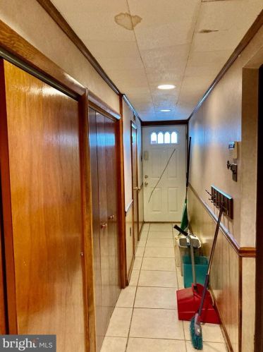 1172 Laurel Ln, Huntingdon Valley PA 19006-3216 exterior