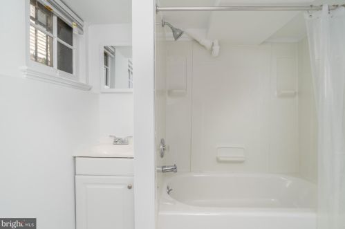 3524 Edmunds St, Washington DC 20007-1463 exterior