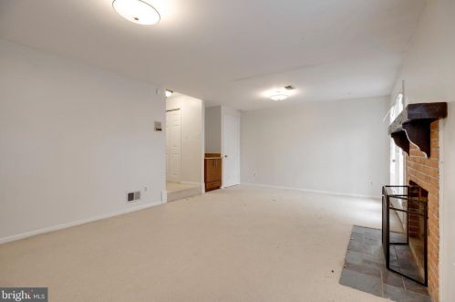 7 Grace Church Ct, Silver Spring MD  20910-2161 exterior