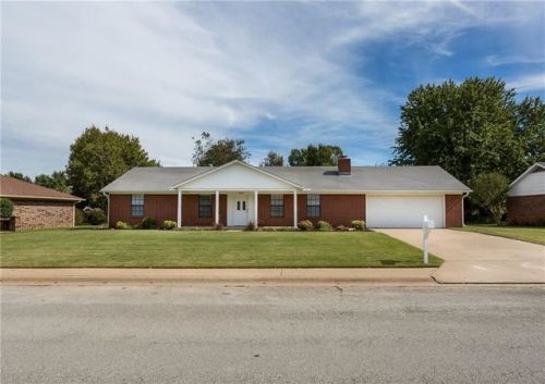 1805 Ridgecrest St, Springdale, AR 72762-5960