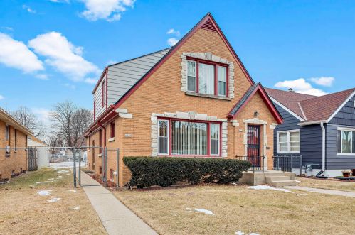 4335 61st St, Milwaukee, WI 53220-3401