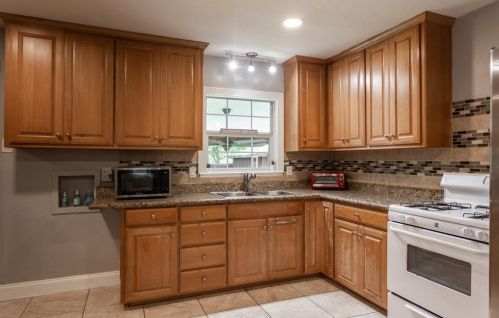 2810 Altman Dr, Irving TX 75062-4229 exterior