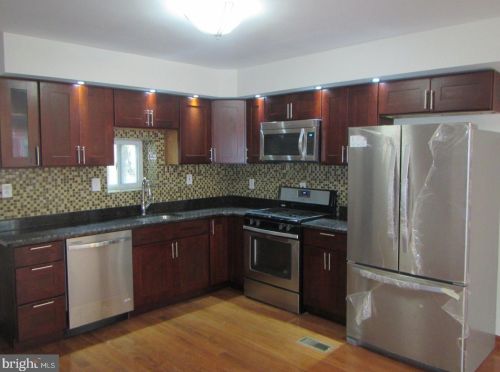 753 Cleveland St, Philadelphia PA  19146-1811 exterior