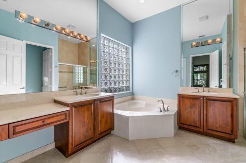 10860 Green Valley Walk, Boynton Beach FL 33437-3911 exterior