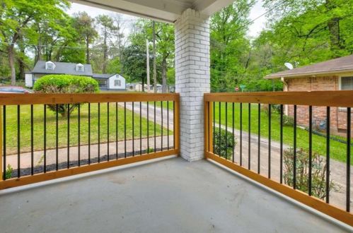 1526 Mayflower Ave, Atlanta GA 30311-2728 exterior