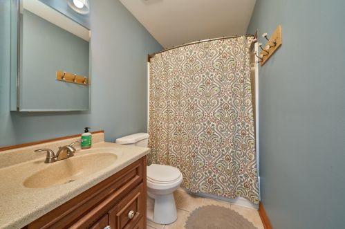 1387 Parkridge Ct, Bull Valley IL 60014-8693 exterior