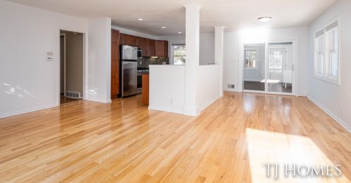 7161 Thorncrest Dr, Grand Rapids MI 49546-7358 exterior