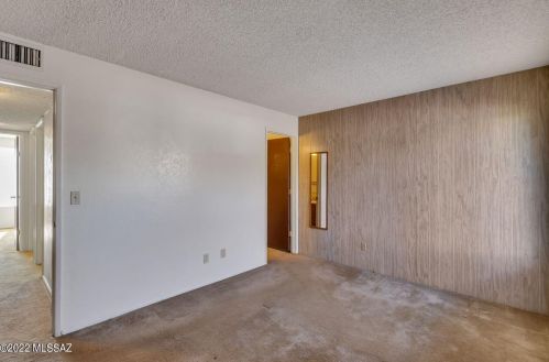 7780 Kenyon Dr, Tucson AZ 85710-4445 exterior