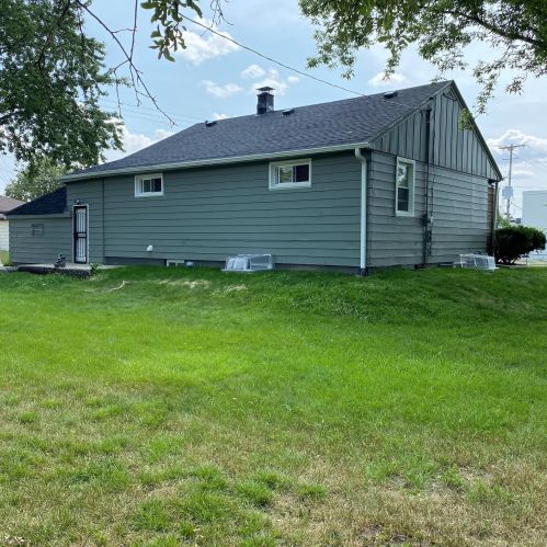 9126 Thurston Ave, Milwaukee WI  53225-2722 exterior