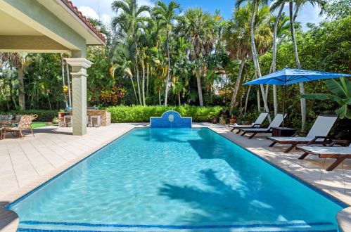 717 4 St, Boca Raton FL 33432-4107 exterior