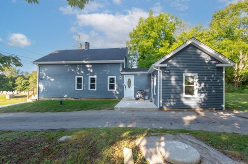 1414 Hartford Pike, Killingly CT 06241-1533 exterior