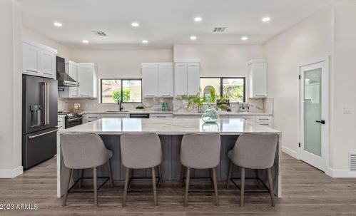 6111 31st Pl, Phoenix AZ  85016-2303 exterior