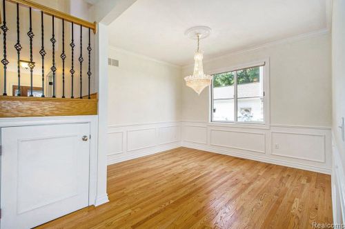 692 Appalachi St, Walled Lake MI  48390-1005 exterior